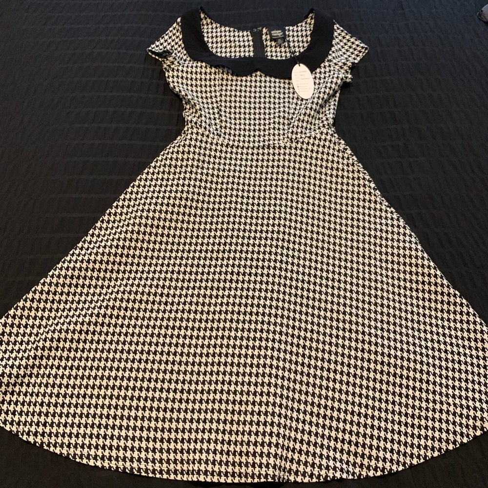 NWT Unique Vintage 1950s Black & White Houndstooth Collared Swing Dress - M/6-8